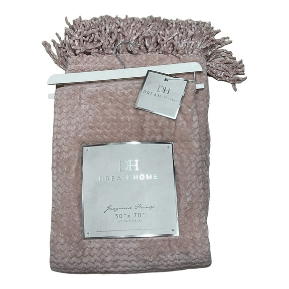 Dream Home Pink Plush Throw Blanket Size 50”x70” NWT - Picture 2 of 5